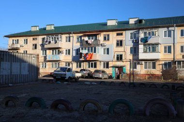 Kuzey Kore sınırı yakınlarındaki küçük eski bir kasaba olan Rusya 'da küçük eski bir cadde.