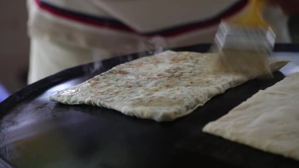 Gozleme cooking — Stock Video