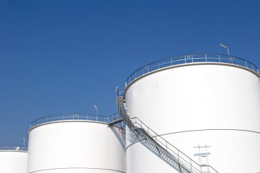 Petrol depolama tankları