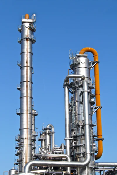 Industrial fractionating columns — Stock Photo, Image