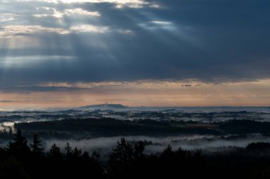 Batı Styria 'da gün doğumu 