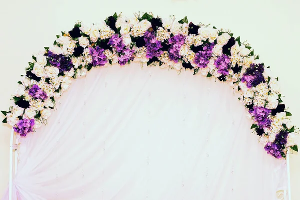 Design Arco Casamento Flores Fundo Branco — Fotografia de Stock