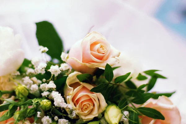 Rosas Belas Flores São Coletadas Buquê — Fotografia de Stock