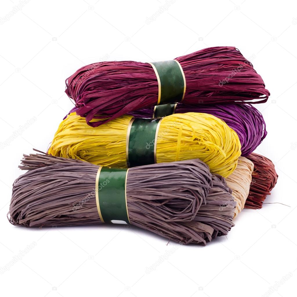 natural colored raffia