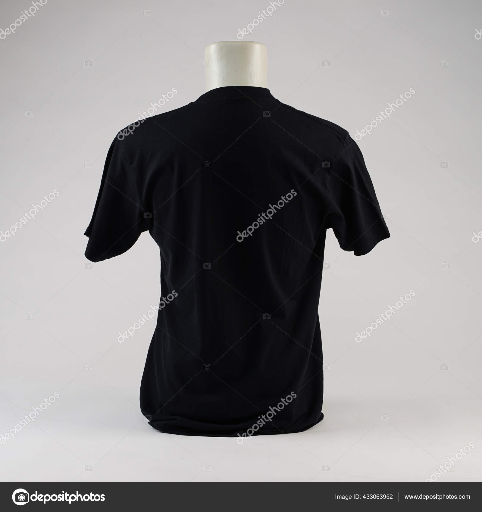 Tampilan Depan Templat Shirt Polos Dan Tampilan Belakang Sebuah Shirt Stok Foto C Andhikaraya 433063952