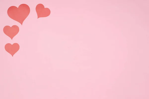 Папір Формі Серця Наклеювався Рожевому Фоні Емблема Любові Щасливих Жінок — стокове фото
