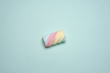 Şekerlemeler ya da çeşitli renklerde çiğnenmiş şekerler. Bu şeker küçük çocuklar tarafından yaşlılar için çok sevilir. Pastel renkli tatlılar, tatlı tatlılar. Boş zamanlarınızda size eşlik etmek için uygun bir atıştırmalık..