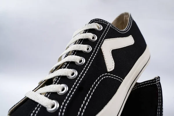 Mostrando Dettagli Sul Lato Delle Sneakers Nere Sneakers Sono Molto — Foto Stock
