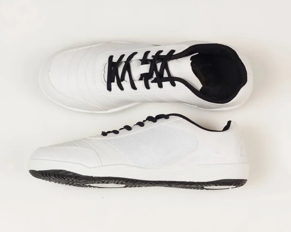 Białe Czarne Buty Sportowe Jasnym Tle Buty Które Wygodne Noszeniu — Zdjęcie stockowe