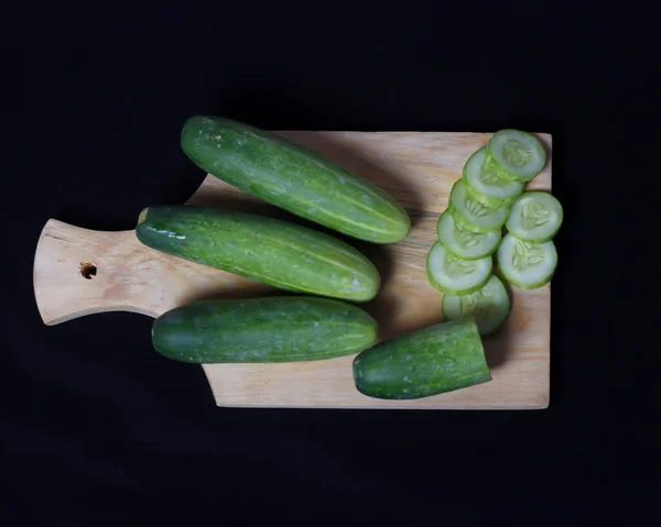 Pepino Fresco Aislado Sobre Fondo Negro Pepino Que Tiene Nombre — Foto de Stock