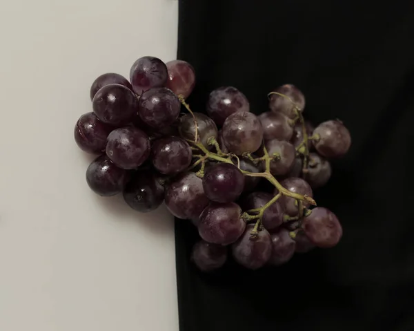 Свежее Красное Вино Виноград Сладким Кислым Вкусом Содержит Много Витамина — стоковое фото