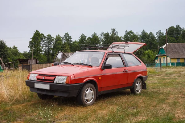 Stara Vyzhivka Ukraine June 19Th 2019 Soviet Car Red Color — Stock Photo, Image