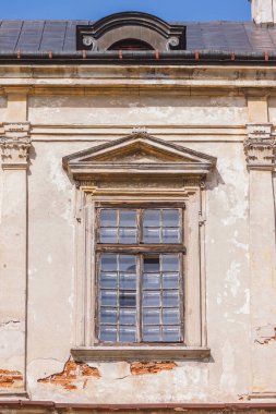 Ukrayna 'daki Podgoretskiy kalesinin penceresi. Rönesans Kalesi