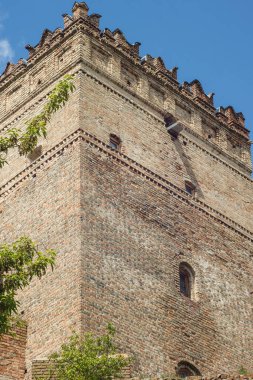 Lutsk Yüksek Şatosu, Lubart Kalesi olarak da bilinir.