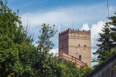 Lutsk Yüksek Şatosu, Lubart Kalesi olarak da bilinir.