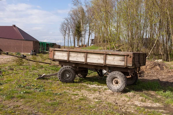 Oude Tractoraanhanger Binnenplaats — Stockfoto