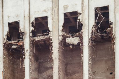 Yok edilmiş endüstriyel bina. Arkaplan