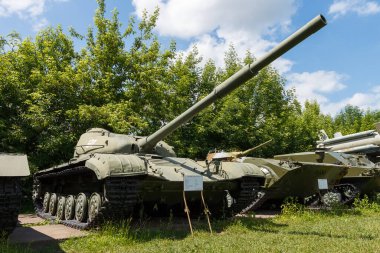 Lutsk, Ukrayna - 15 Haziran 2021: Eski bir Sovyet tankı T-64