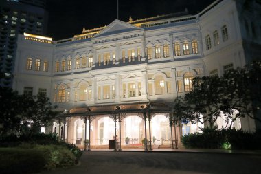 Raffles Hotel Singapore gece