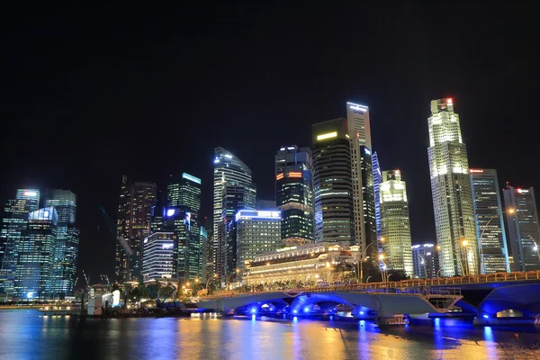 Singapore skyline und merlion — Stockfoto