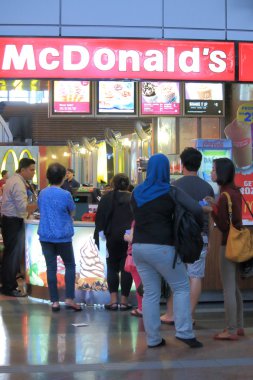 Mcdonalds sıraya