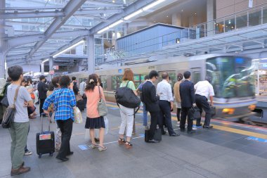 Japonya taşıt, Jr Osaka tren istasyonu