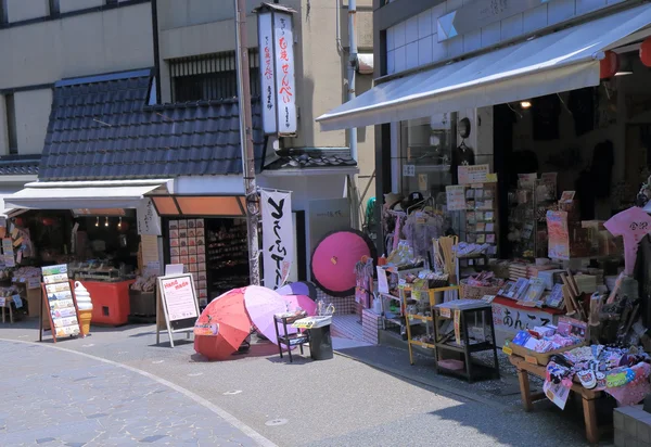 Obchod se suvenýry v Kanazawa zahrada Kenrokuen Japonsko — Stock fotografie
