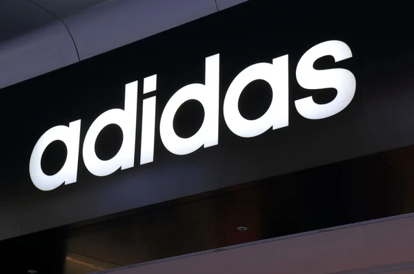 Adidas logo — Zdjęcie stockowe