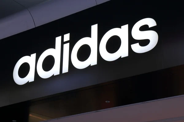 stock adidas