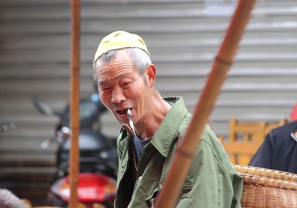 Hombre chino en Chengdu China — Foto de Stock