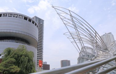 Osaka City Bilim Müzesi ve Osaka Japonya Ulusal Sanat Müzesi