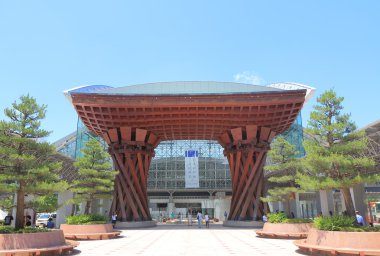 Kanazawa istasyonu modern mimari Japonya