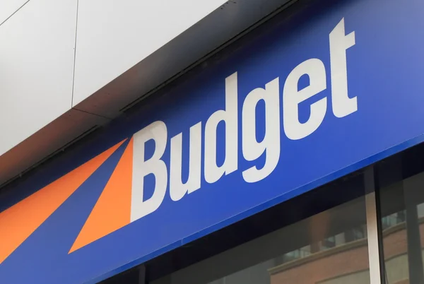 Melbourne australia - 5. dezember 2015: preiswerte autovermietung. budget ist eine amerikanische Autovermietung gegründet 1958 in los angeles america. — Stockbild Günstige Autovermietung — Stockfoto