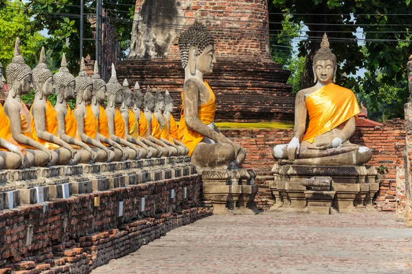 Tajski buddyjskie posągi — Zdjęcie stockowe