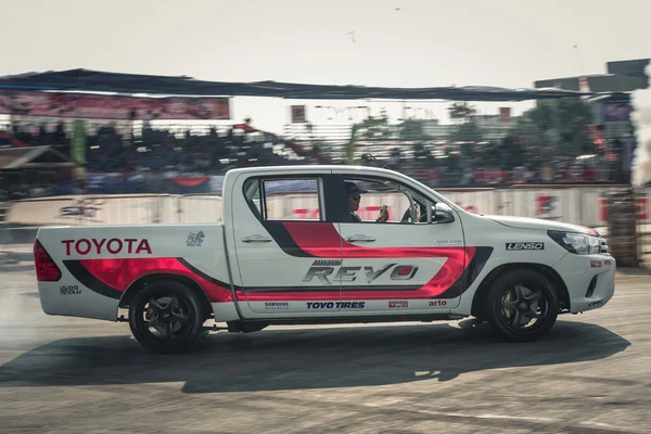 Pick-up car perform drifting on the track with motion blur — Stok fotoğraf