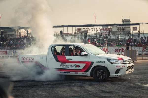 Pick-up car perform burnout tire on the track — Stok fotoğraf