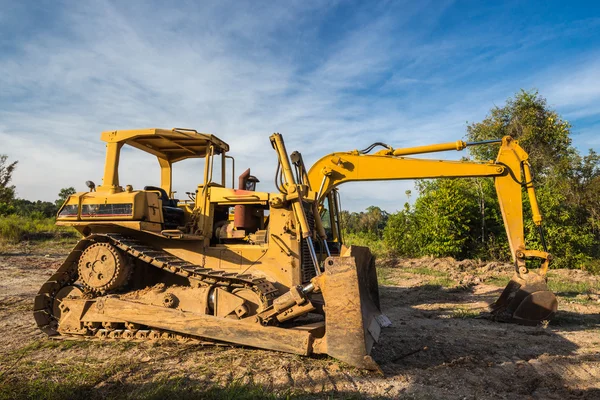 Ekskavatör Ekskavatör caterpillar beko ile