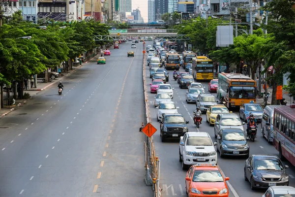 farklı acele saat trafik Bangkok, Tayland 