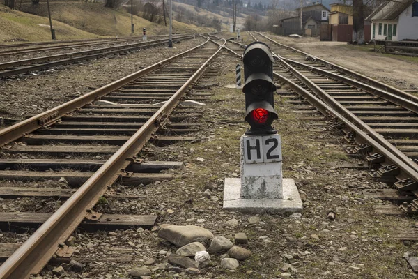 trafik ışığı kırmızı sinyal demiryolu ile