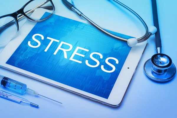 Słowem stres na ekranie tabletu — Zdjęcie stockowe