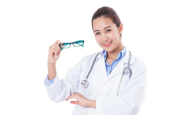 Portret van een mooie gelukkig vrouwelijke arts met bril. — Stockfoto