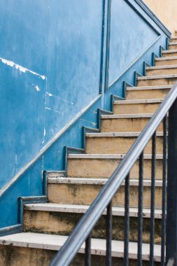Eski merdiven beton