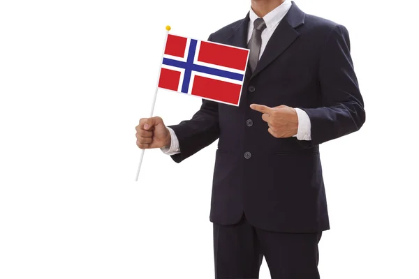 Podnikatel v obleku hospodářství Norska vlajka — Stock fotografie