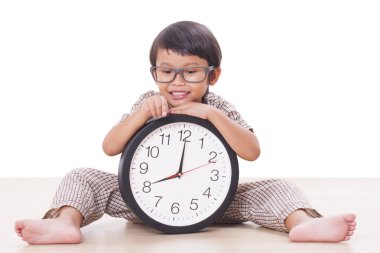 Sevimli çocuk büyük holding saat ben