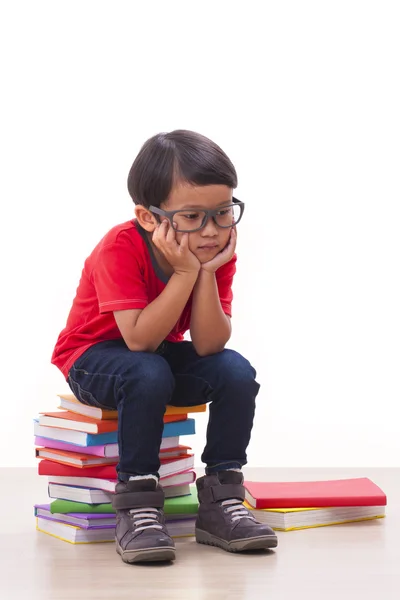 Roztomilý chlapec s knihou — Stock fotografie