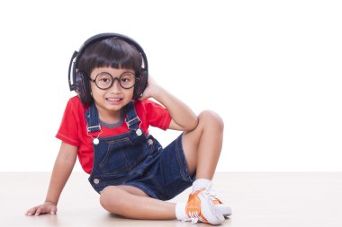 kulaklıklar ile mutlu çocuk