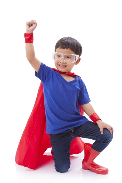 Kleine jongen voorwenden om een superheld — Stockfoto