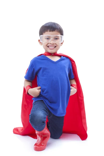 Kleine jongen voorwenden om een superheld — Stockfoto