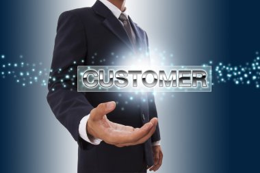 Sanal ekranında işadamı el gösteren müşteri düğmesini.