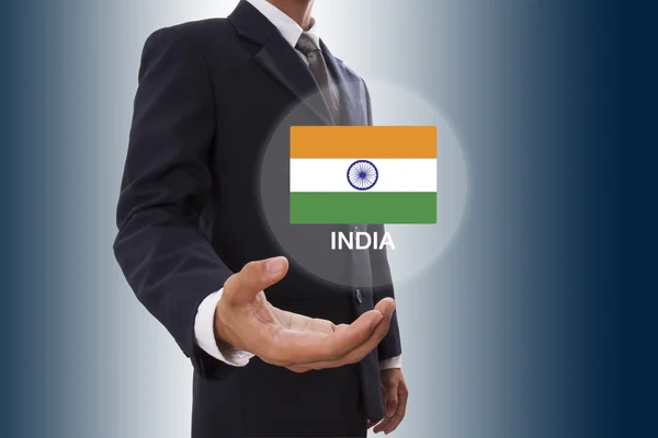Empresario mano mostrando la bandera de la India — Foto de Stock